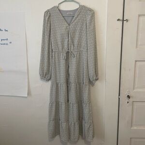 Casual Gray Tiered Sundress with Bishop Sleeves